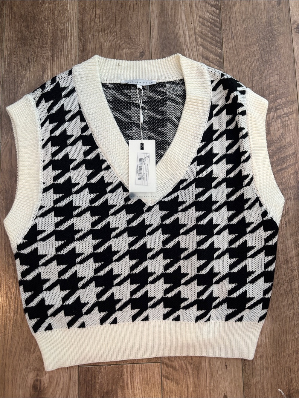 Boxy Houndstooth V-Neck Sweater Vest - Black & White
